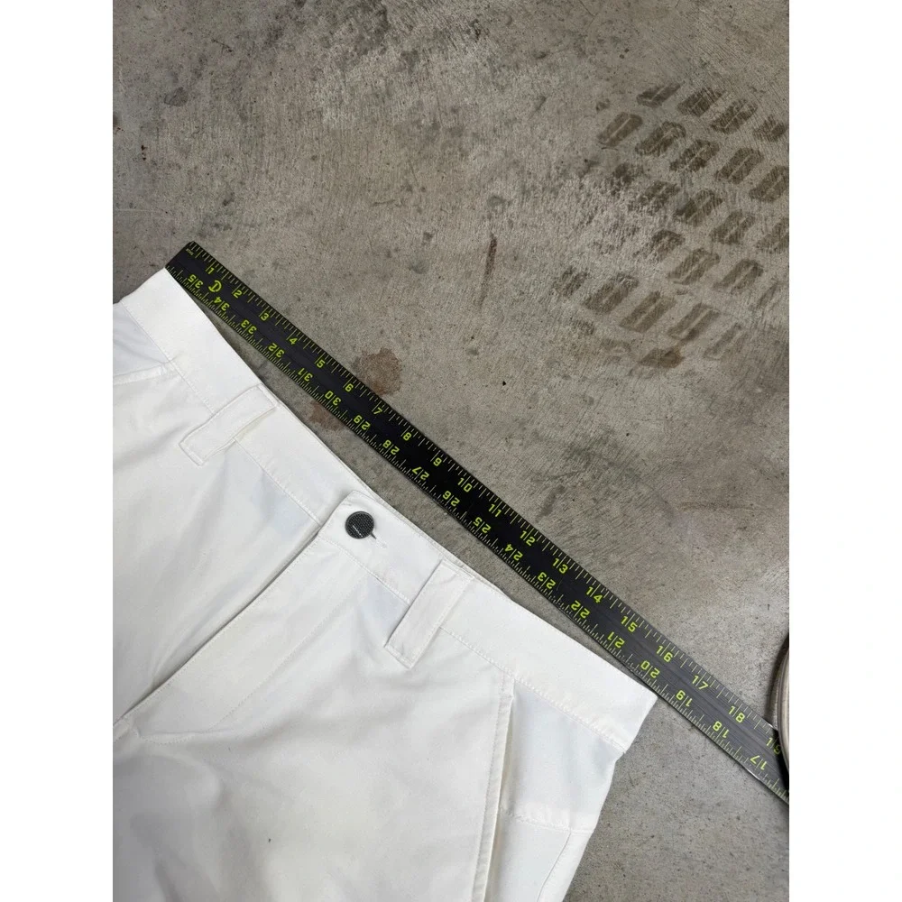 Vintage Oakley Software Mens White  Chino Shorts Size 32 Relaxed Fit Golf